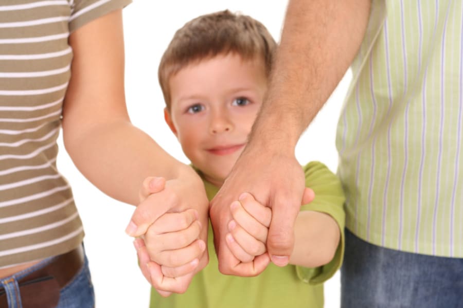 Poate un tată să și piardă drepturile părintești